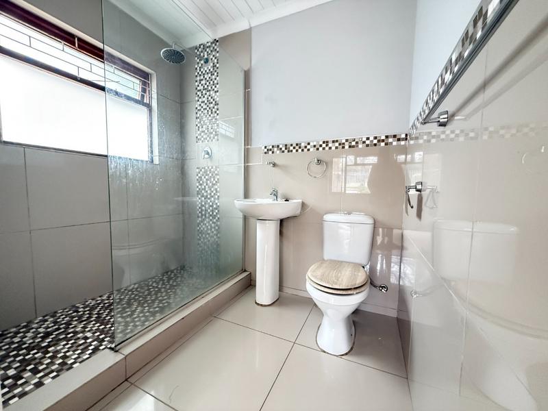4 Bedroom Property for Sale in Bergzicht Western Cape